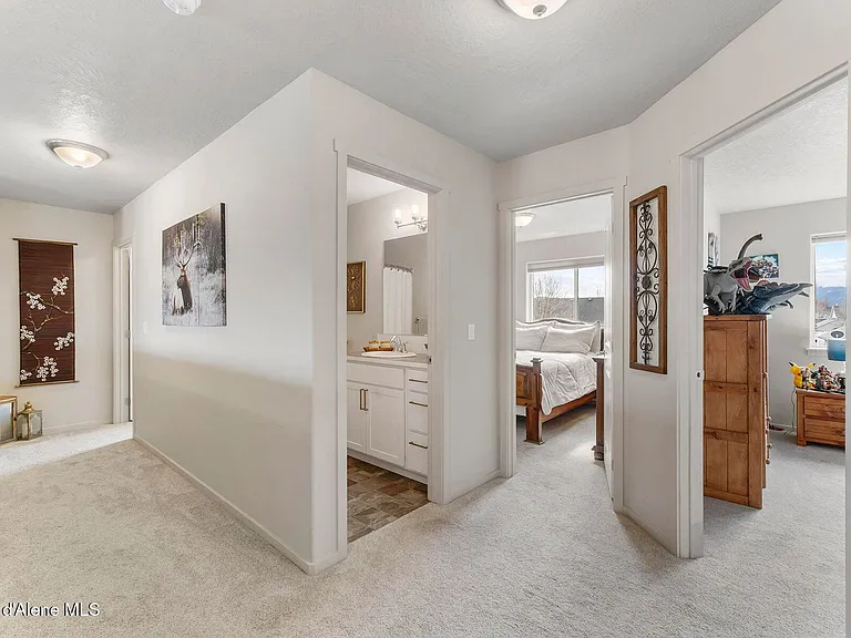 984 E Allenby Ave — Photo 28