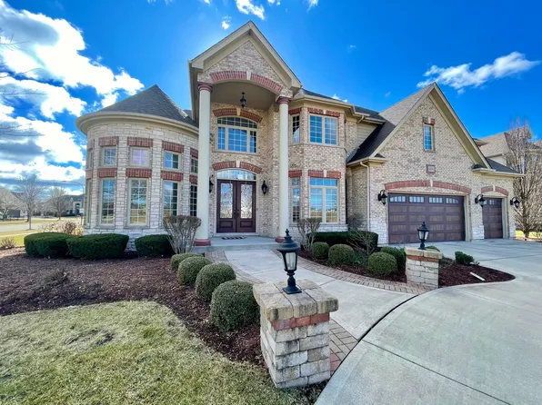 4604 Chinaberry Ln, Naperville, IL 60564