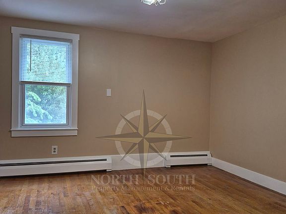 4th image of 2931 N Main St #1N