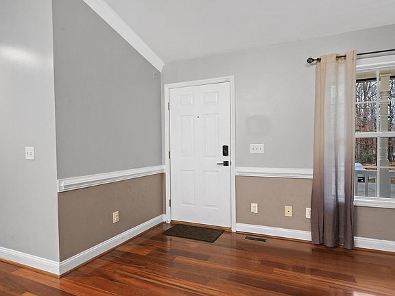 3rd image of 814 Torredge Rd