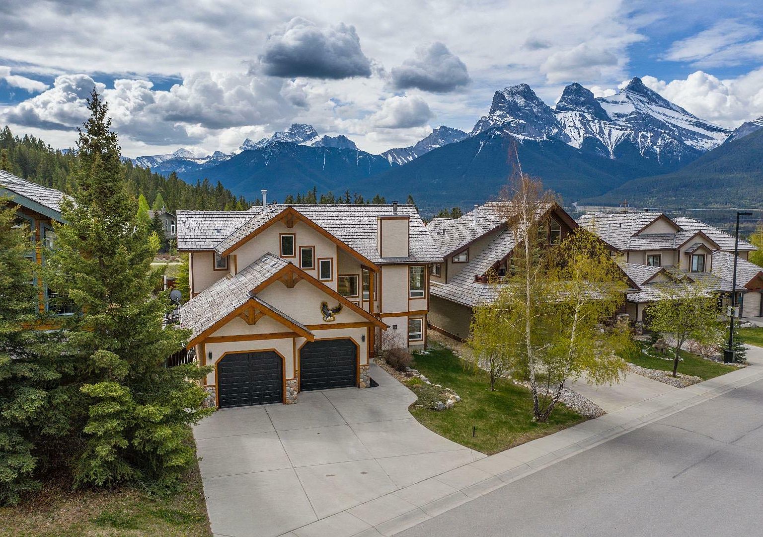 13 W Eagle Lndg, Canmore, AB T1W 2Y1 Zillow
