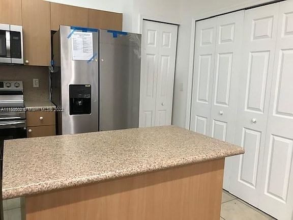 2nd image of 3025 SE 17th Ave Unit 3025