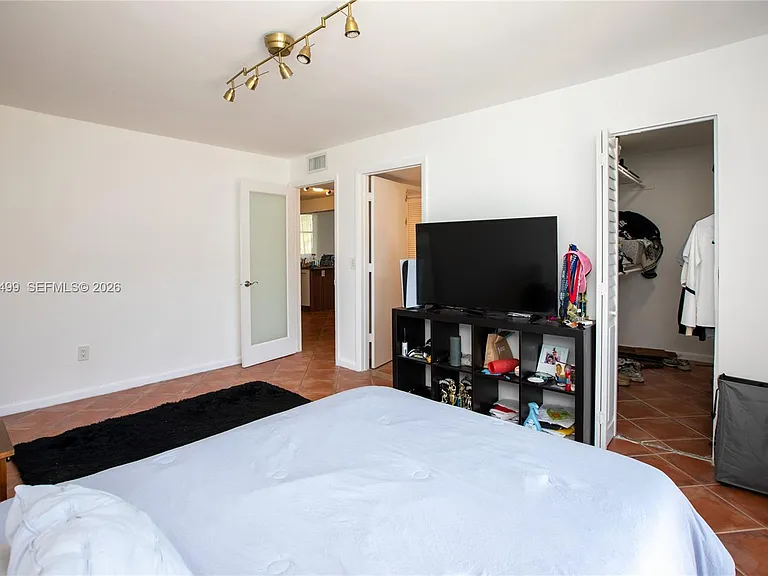 1801 S Treasure Dr #321 — Photo 24