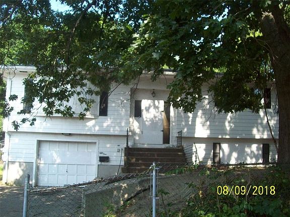 2nd image of 54 Warwick St