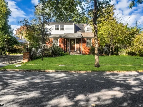41 Heather Ln, Roselle Boro, NJ 07203
