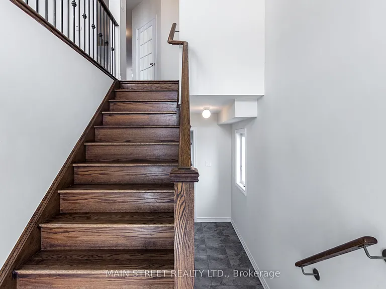 114 Sandwell St — Photo 4