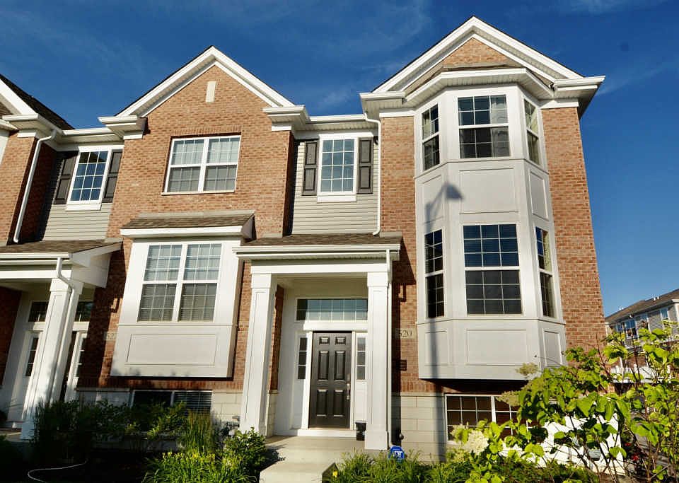 1st image of 520 Fairway Dr