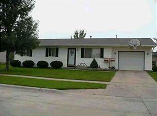 1140 Adler Dr, Le Mars, IA 51031