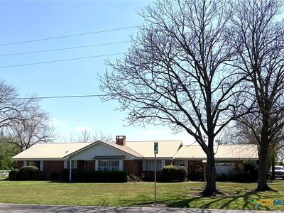 198 Fm 822, Edna, TX, 77957