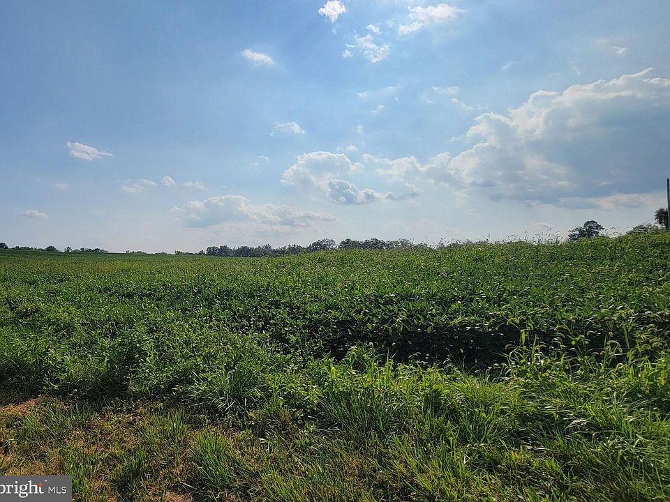 2nd image of 580 Middle Creek Rd