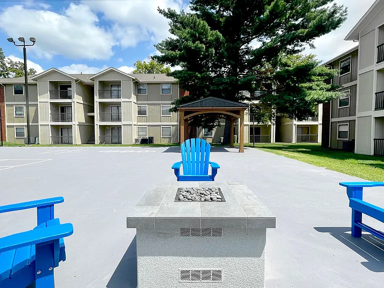 Cypress Pointe — Photo 43