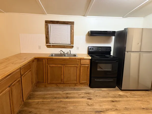 608 Hayman St Trailer 6, Huntsville, TX 77340
