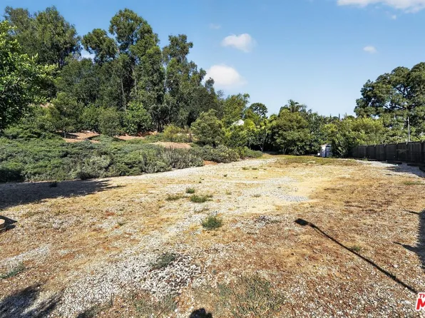 8110 Mulholland Ter, Los Angeles, CA 90046