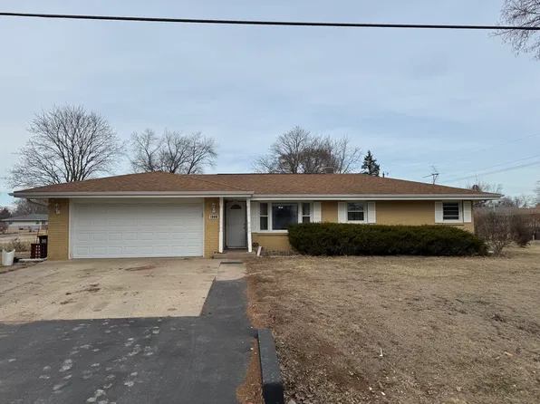 1988 S Bend Rd, Rockford, IL 61109