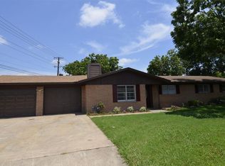 100 Adrian Dr, Waco, TX 76706