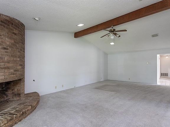 4th image of 326 Candlewood Pl