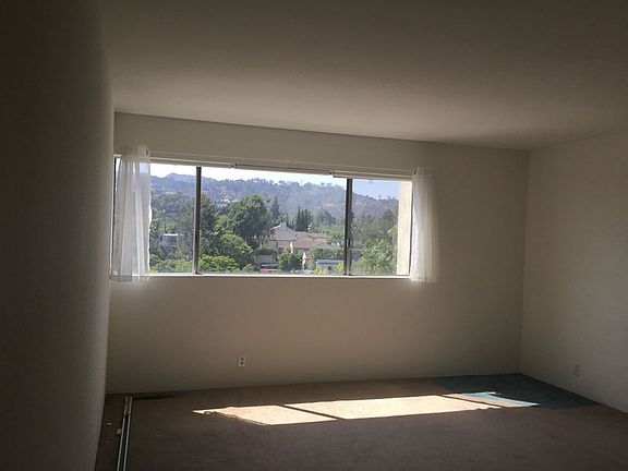 5th image of 3030 Waverly Dr Unit 7