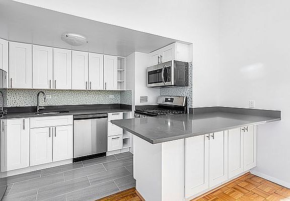 4th image of 372 5th Ave APT 6M