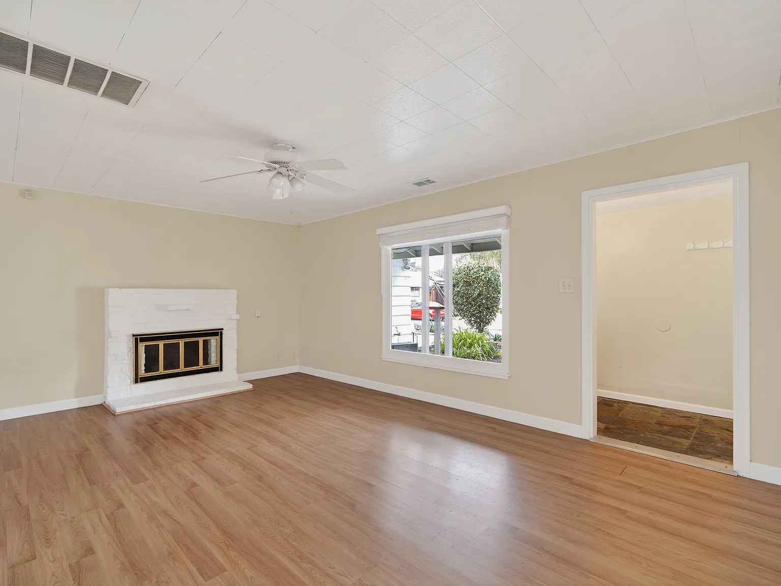 259 Gloria Drive - Unit... — Photo 4