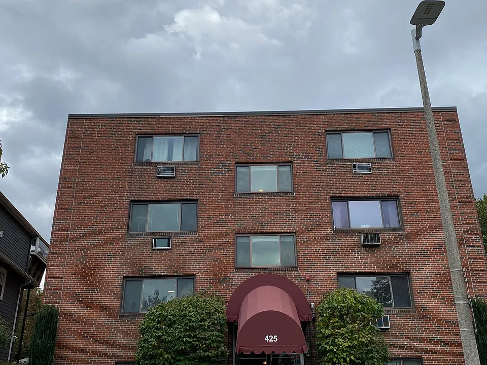 425 S Huntington Ave #2