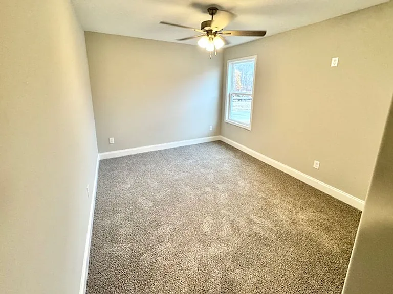 572 Rosalie Woods Dr — Photo 10