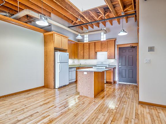5th image of 3656 N Lincoln Ave #C