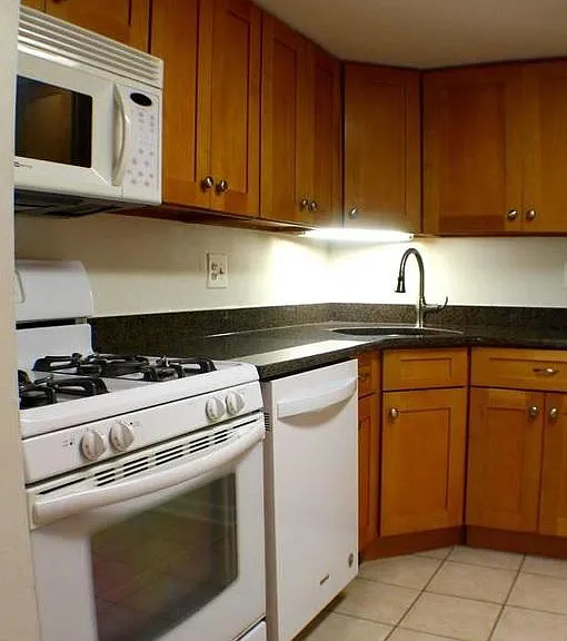 1538 Northgate Sq — Photo 6