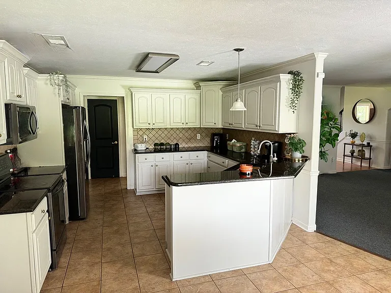 334 Meadowland Dr — Photo 10