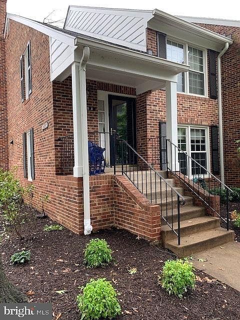 1st image of 2518 S Arlington Mill Dr #1
