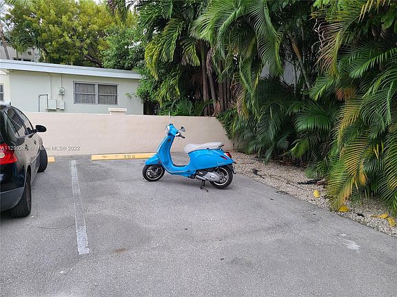 3rd image of 1821 Jefferson Ave APT 206