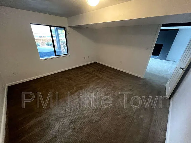 10772 W Berry Ave — Photo 28