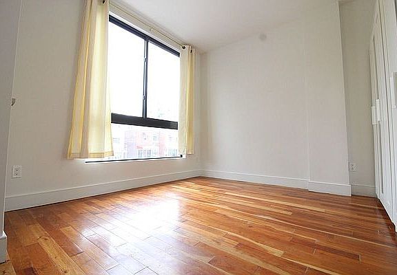2nd image of 25 Woodbine St #11207