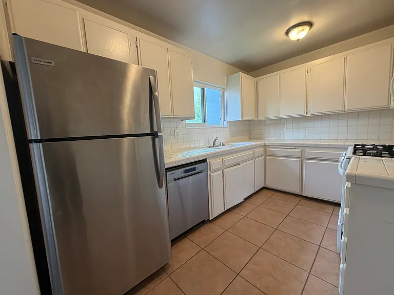 731 Indiana Ct #2 — Photo 10