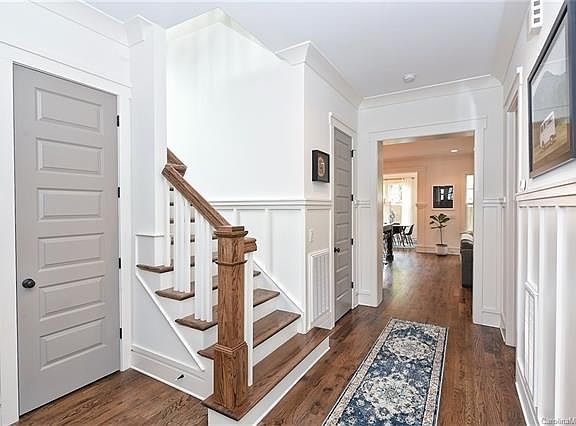 5th image of 318 Orange St