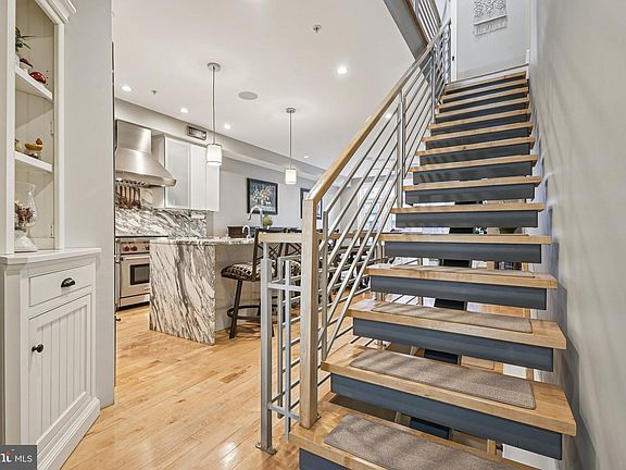 5th image of 739 Bainbridge St
