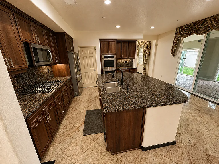 621 Marbella Ct — Photo 9