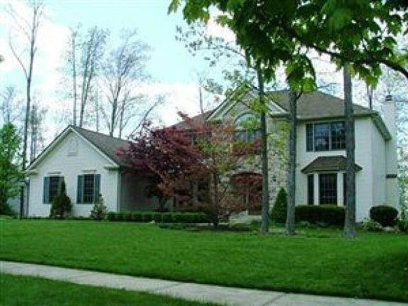 2nd image of 1043 Cedarwood Ln