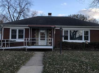 1325 Harrison Dr, Clinton, IA 52732