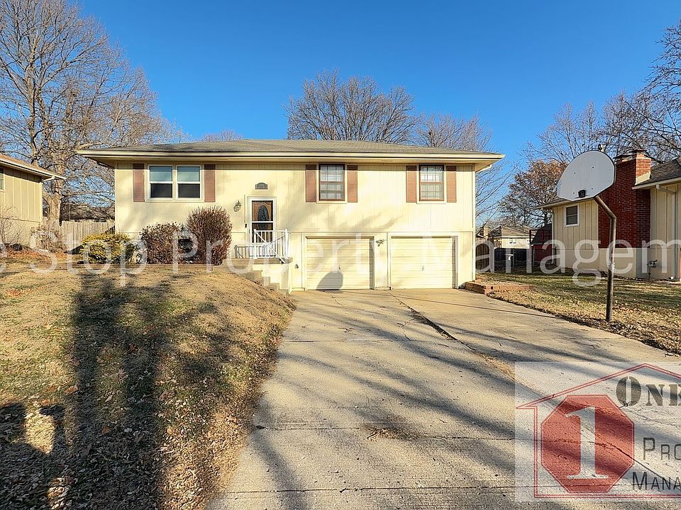 1st image of 405 SW Redwood Dr