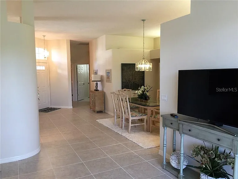 549 Fallbrook Dr — Photo 8