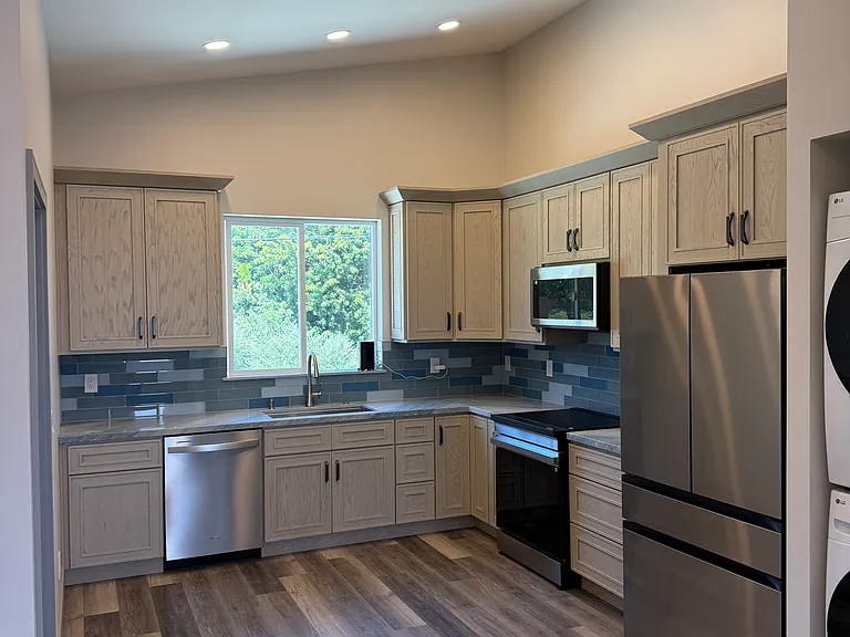 801 Vale View Dr #B — Photo 1