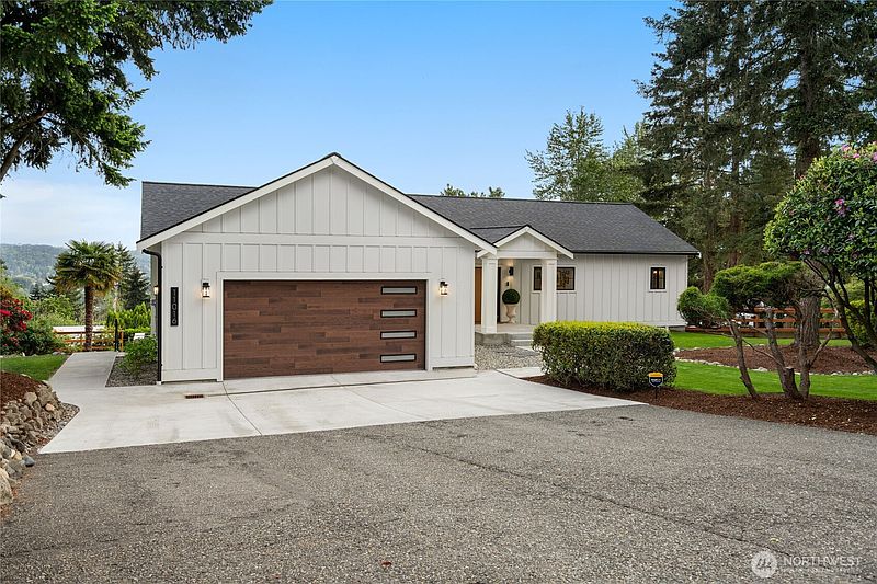 2nd image of 11016 46th Street E