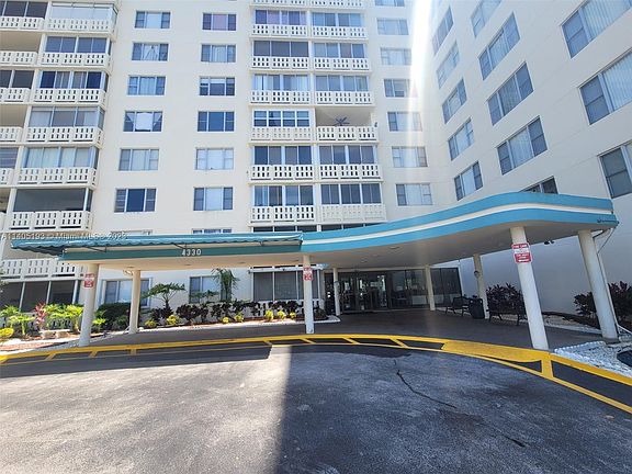 4th image of 4330 Hillcrest Dr APT 907