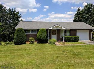 322 Irwin Dr, Altoona, PA 16601