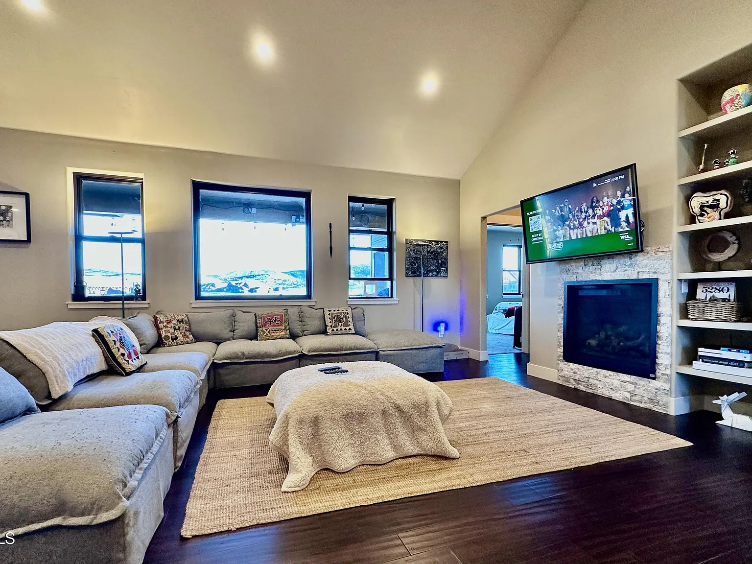 3 bed, 1964 sqft, $3,700 — Photo 3
