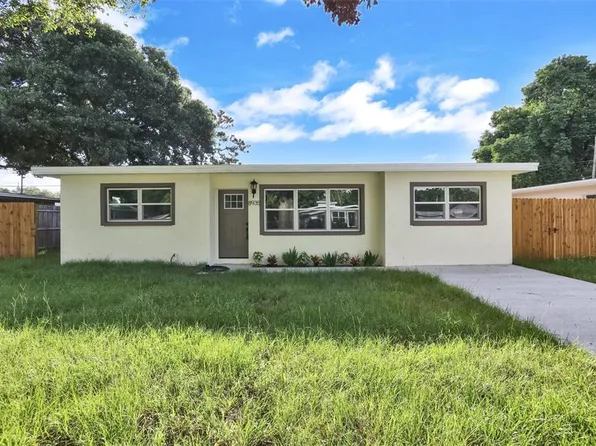 8935 92nd St, Seminole, FL 33777