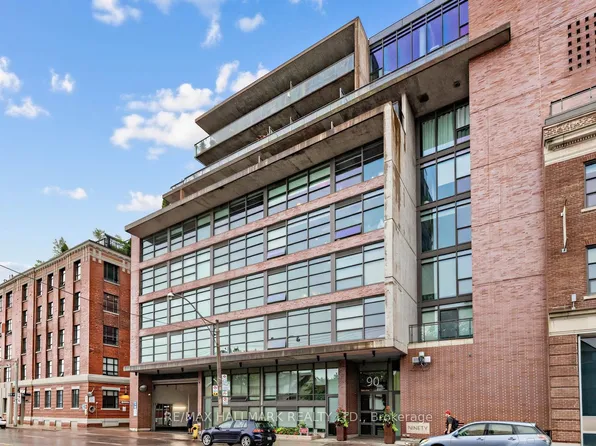 90 Broadview Ave #408, Toronto, ON M4M 0A7