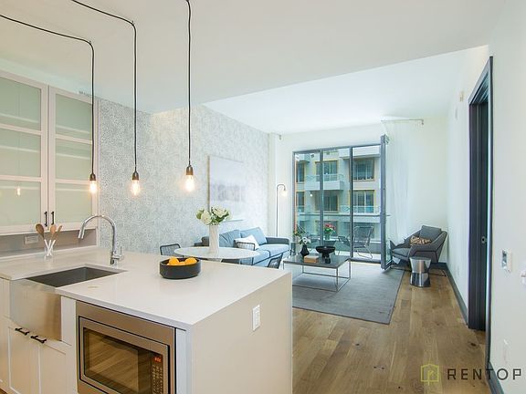 3rd image of 10 Montieth St #359C