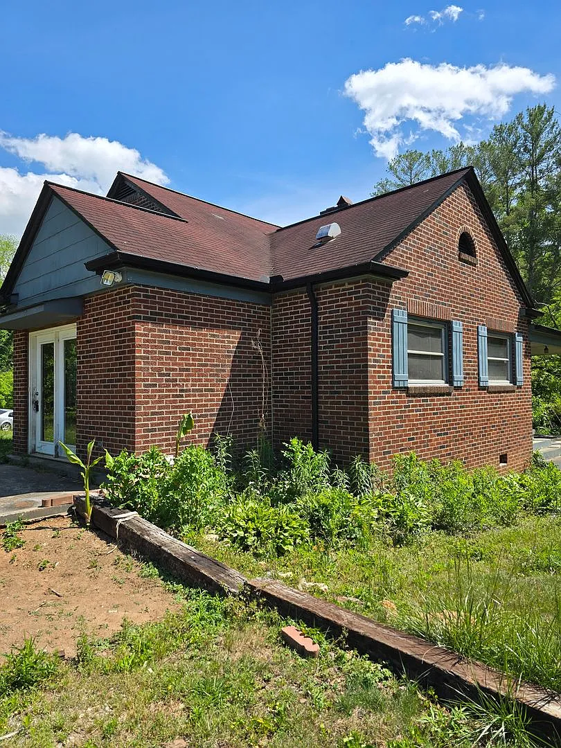 Building Photo - 1203 Hibriten Dr SE
