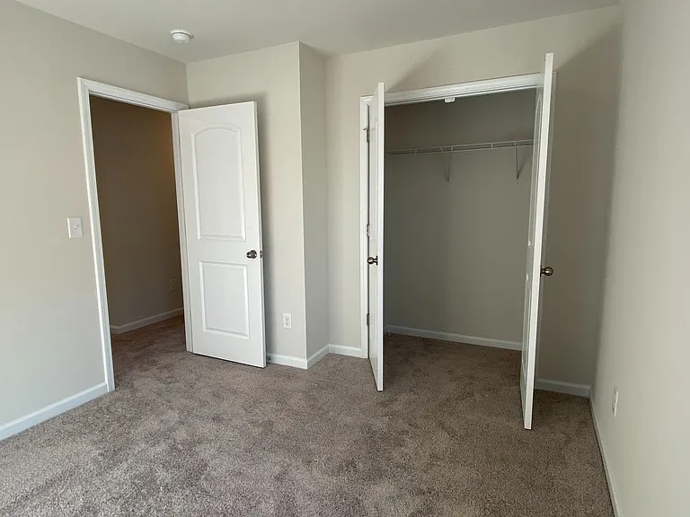 1004 Maylen Trce — Photo 27
